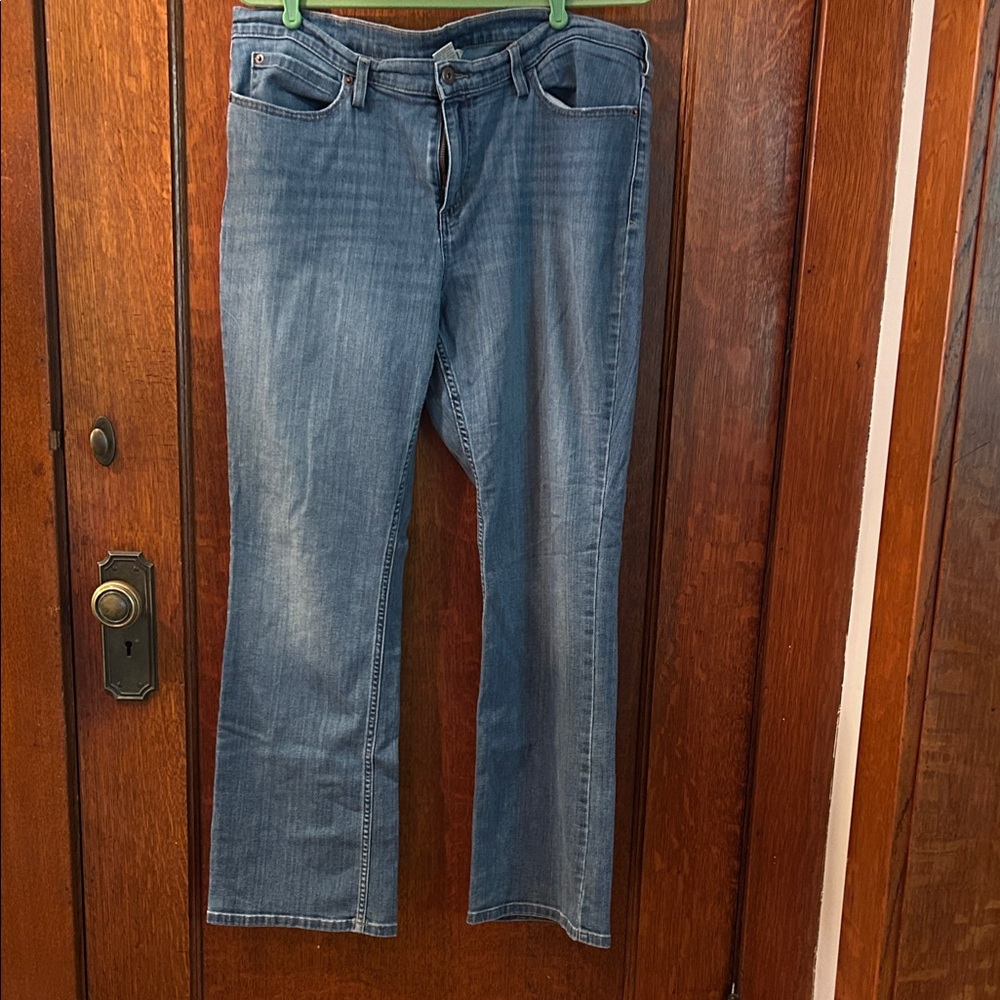 Duluth Trading Co Classic Blue Jeans
